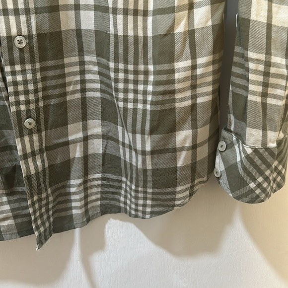 TALBOTS WOMENS BUTTOM UP SHIRT DARK GREEN LUMBERJACK LONG SLEEVES SIZE M - Picture 5 of 13